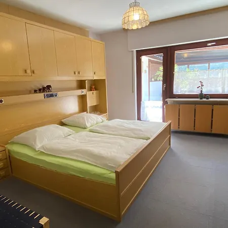 Prázdninový dům Im Schoenen Winzerdorf Mit Sonnenterrasse Und Wintergarten