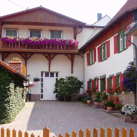 Im Schoenen Winzerdorf Mit Sonnenterrasse Und Wintergarten Kirschroth