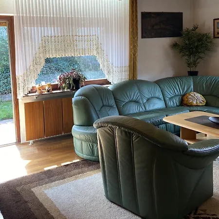 Im Schönen Winzerdorf Mit Sonnenterrasse Und Wintergarten