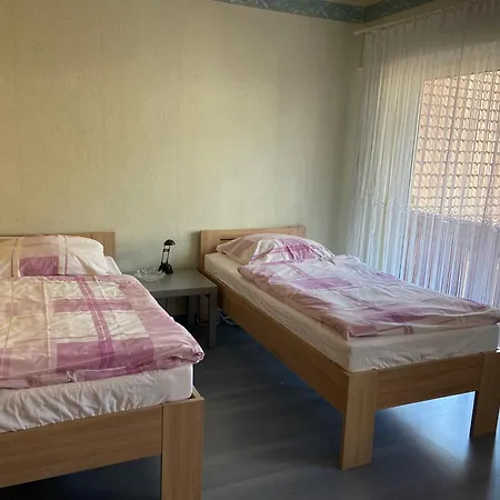 Im Schoenen Winzerdorf Mit Sonnenterrasse Und Wintergarten * Kirschroth