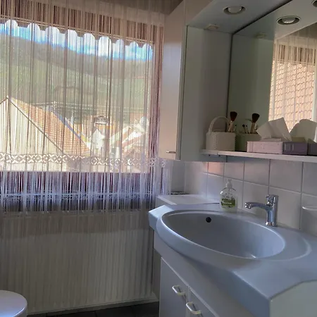 Prázdninový dům Im Schoenen Winzerdorf Mit Sonnenterrasse Und Wintergarten Kirschroth